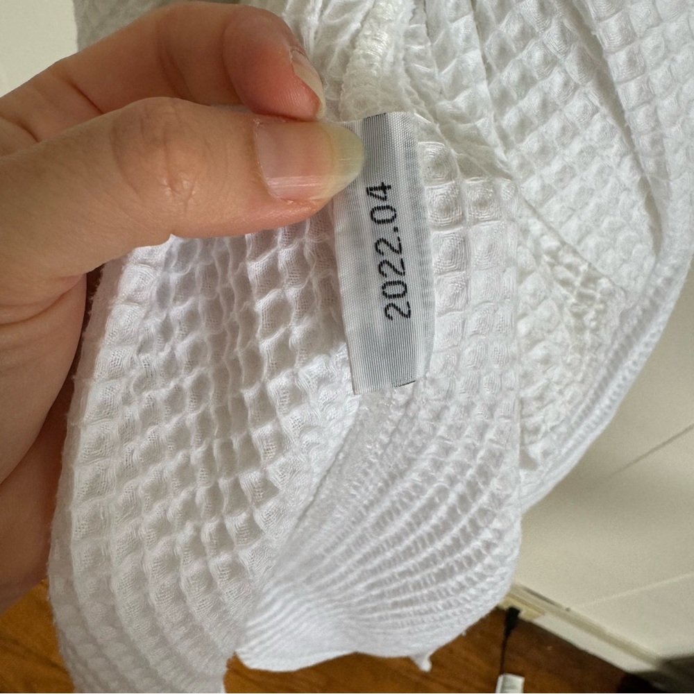 White Bath Robe OS - Picture 5 of 5